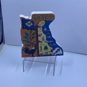 Cat's Meow Delaware State Map Painted Wood Shelf Sitter